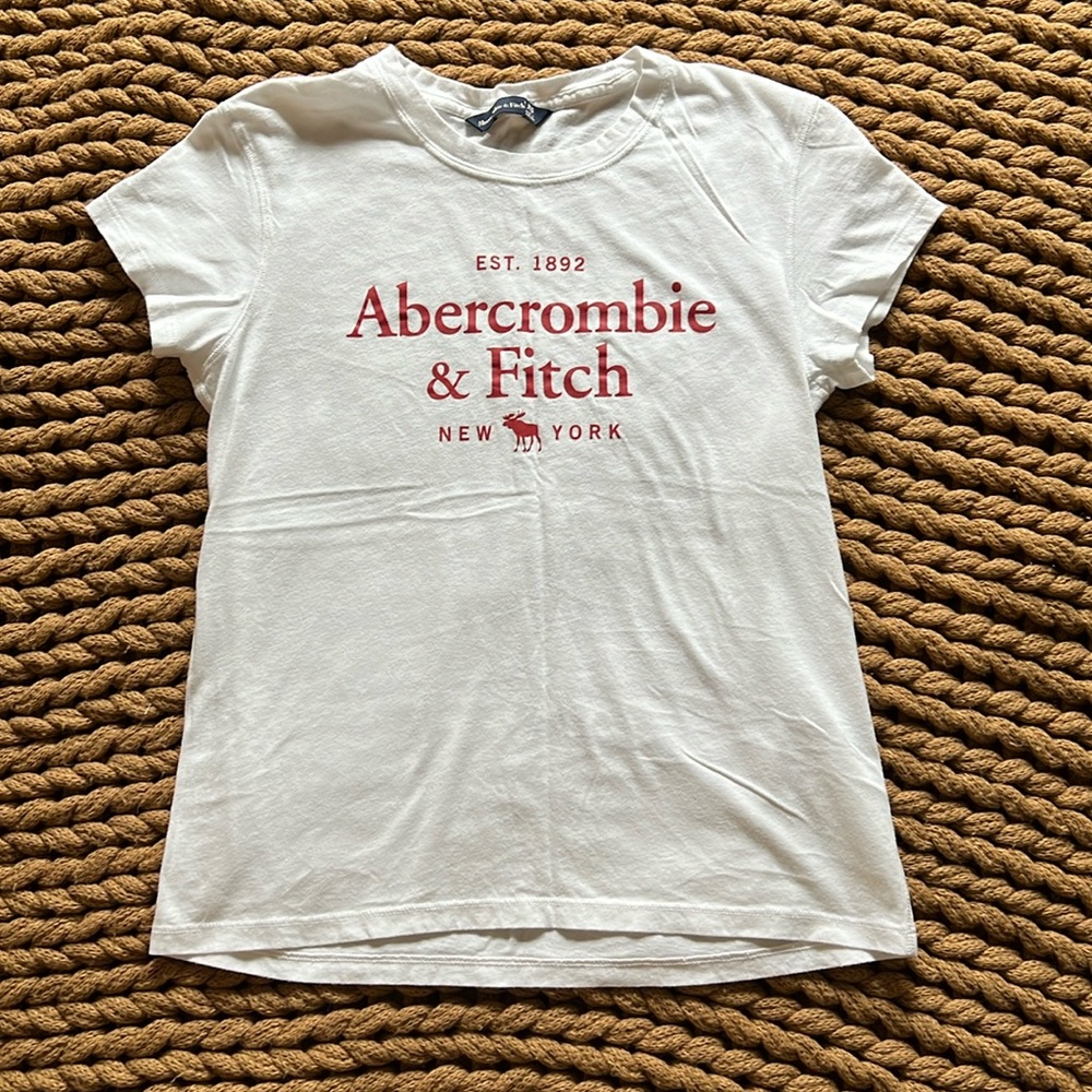 A&F 2000s women’s tee shirt